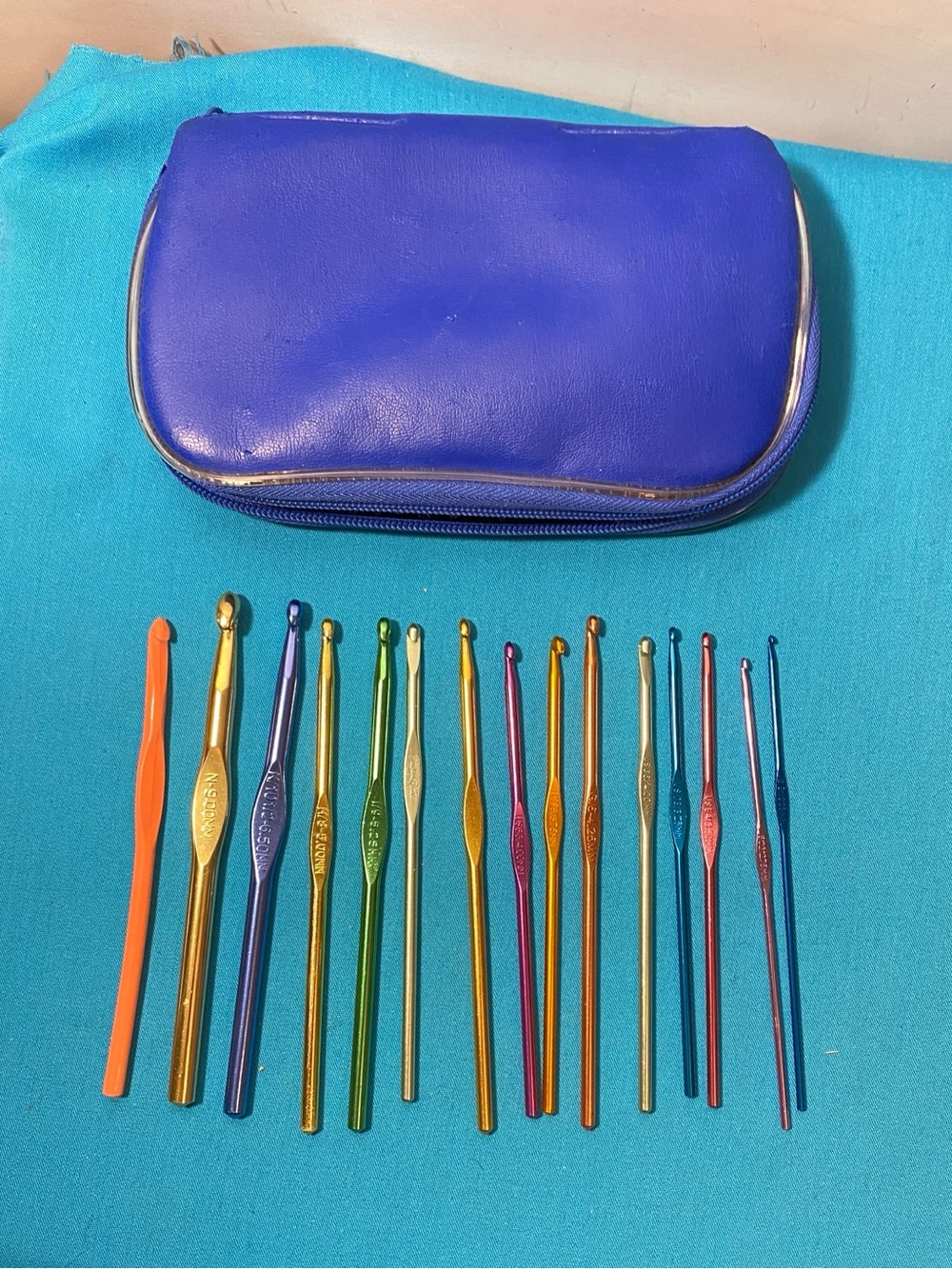 Assorted Color Crochet Hook Set with Zip Case